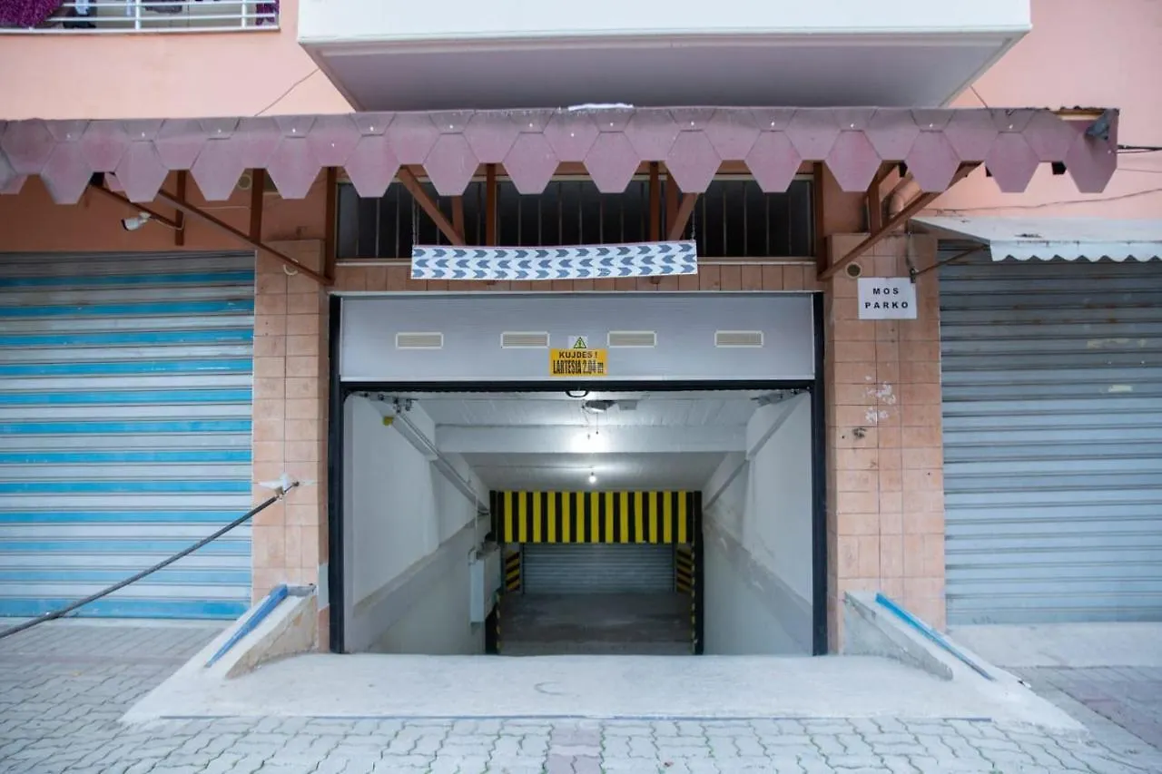 Lungomare Vlore Con Garage Privato Albania